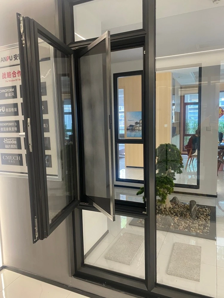 Low-E Glass Energy Saving Tilt And Turn Window